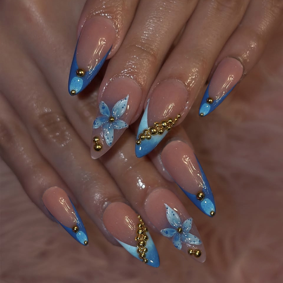 Nude fake nails with pink blue - Nail Art Quirky recension och pris