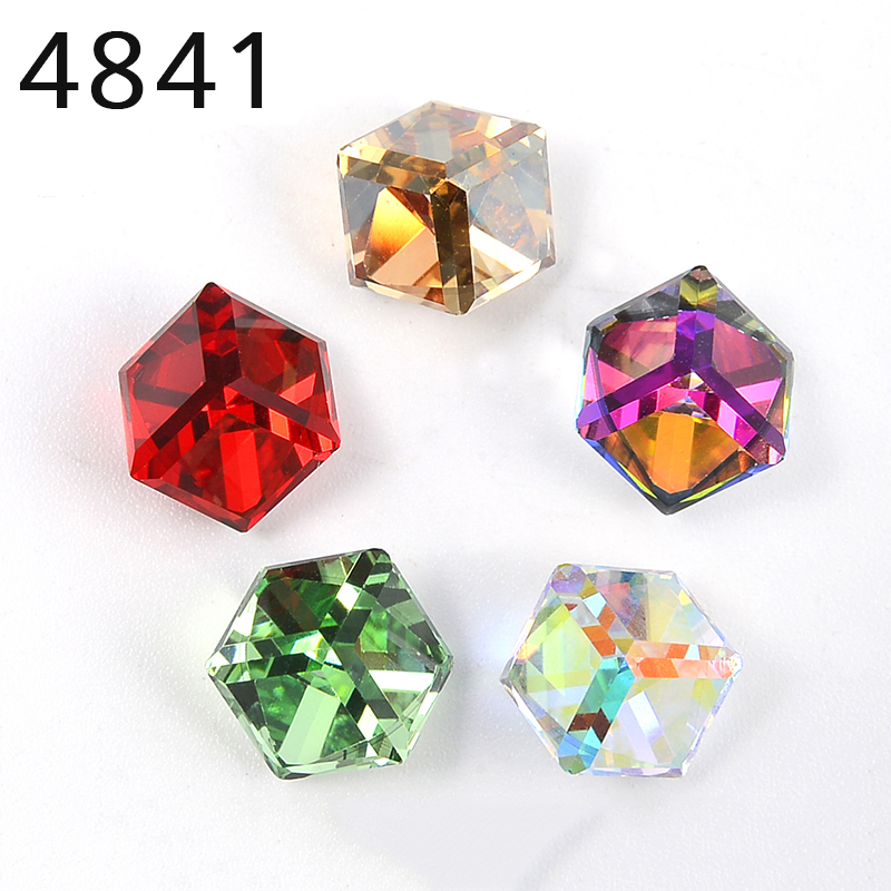 (1 piece) 4841 Cube Fancy Ston - Nail Art Quirky recension och pris